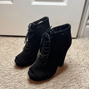Delicacy‎ Heeled Velvet Boots, Size 7.5.  Never worn. 5 inch heel.